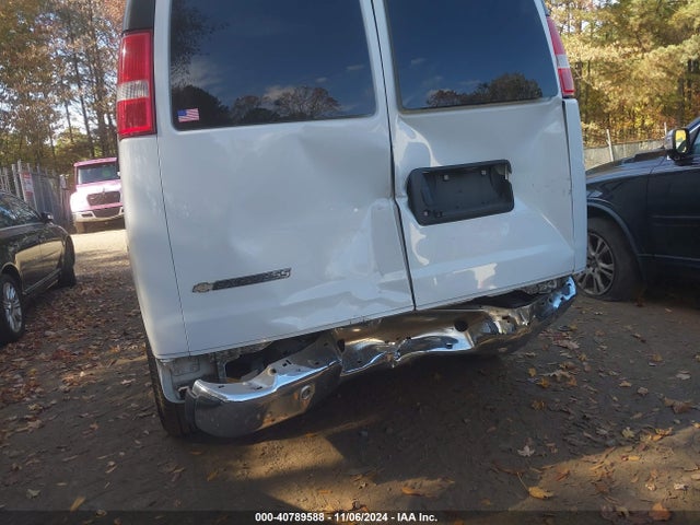 1GAZGPFG7J1328133 Chevrolet Express 3500 Lt