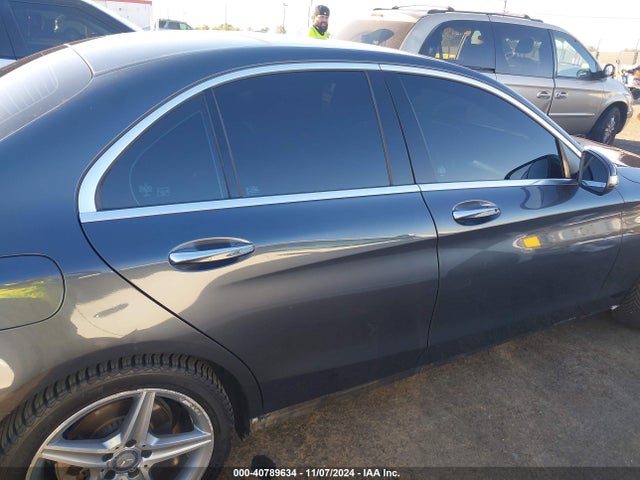 55SWF4JB3FU077423 Mercedes-Benz C 300 Luxury/sport