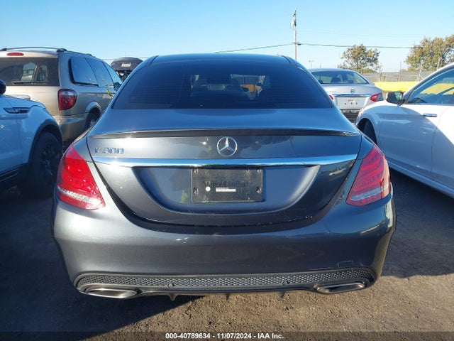 55SWF4JB3FU077423 Mercedes-Benz C 300 Luxury/sport