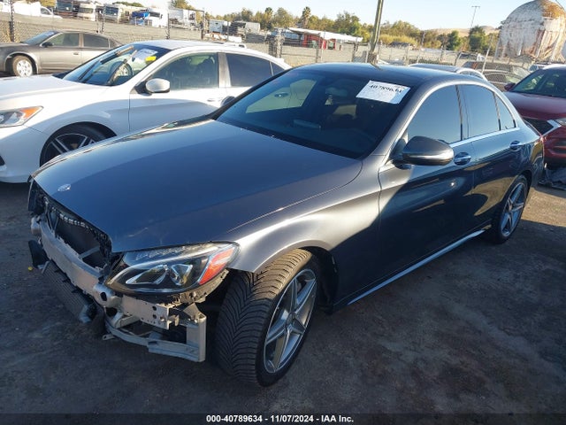 55SWF4JB3FU077423 Mercedes-Benz C 300 Luxury/sport