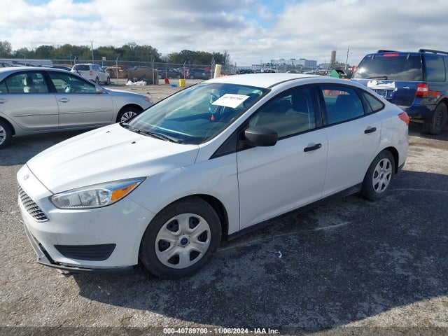 Ford FOCUS S 2015 1FADP3E25FL300641 Image 2