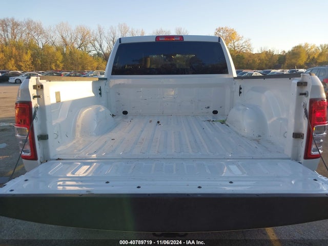 3C6UR5DL8RG244794 RAM 2500 Big Horn  4x4 6'4 Box