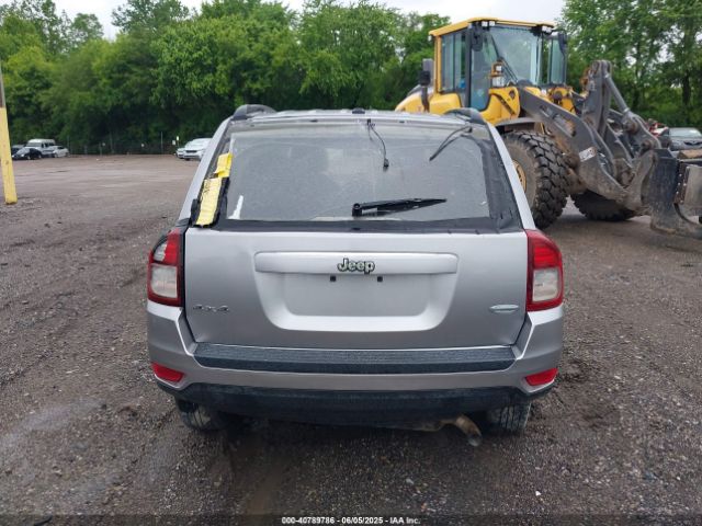 1C4NJDEB5GD663121 Jeep Compass Latitude