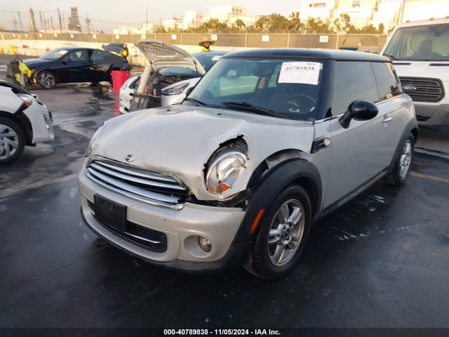 2011 MINI COOPER WMWSU3C51BT098931 Photo 1