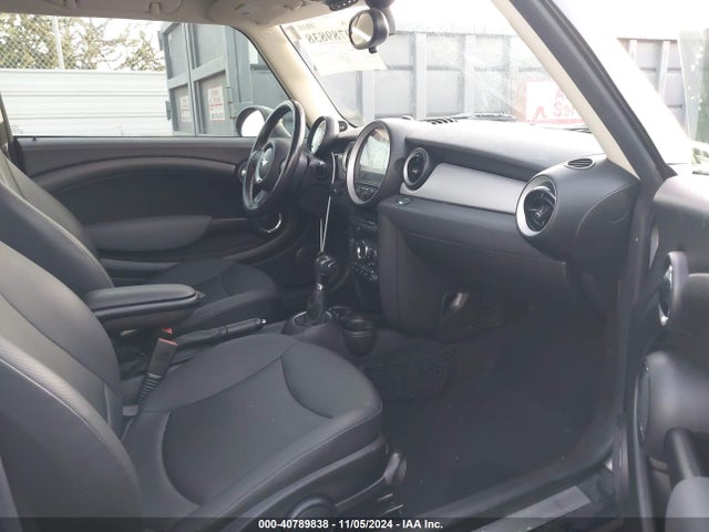 2011 MINI COOPER WMWSU3C51BT098931 Photo 4