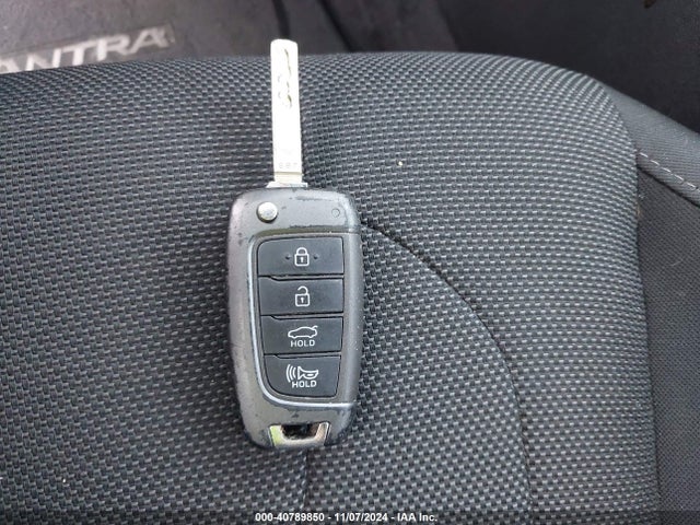 5NPLL4AGXMH023804 Hyundai ELANTRA SE