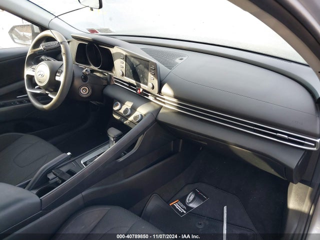 5NPLL4AGXMH023804 Hyundai ELANTRA SE