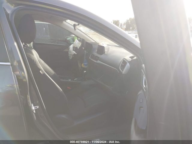 3MZBN1U77JM160704 Mazda Mazda3 Sport