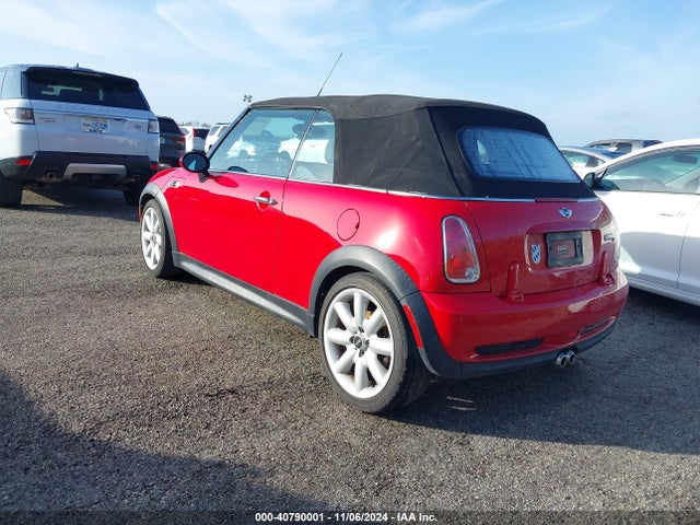 2006 MINI COOPER S WMWRH33596TK58062 Photo 2