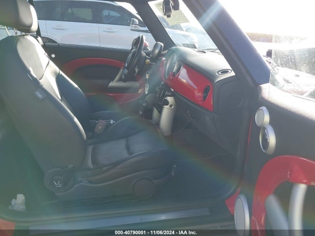 2006 MINI COOPER S WMWRH33596TK58062 Photo 4