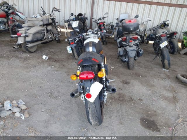 2022 TRIUMPH MOTORCYCLE THRUXTON SMTD56HR5NTAV3683 Photo 5