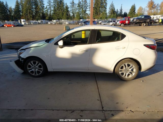 3MYDLBYV3HY181084 Toyota YARIS IA