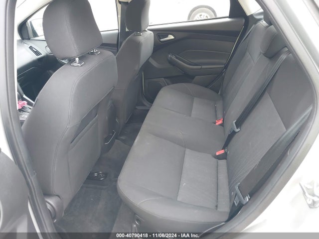 Ford FOCUS SE 2017 1FADP3F22HL300694 Image 8