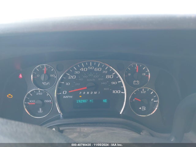 1GBWGRFF7F1138745 Chevrolet Express 2500 Lt