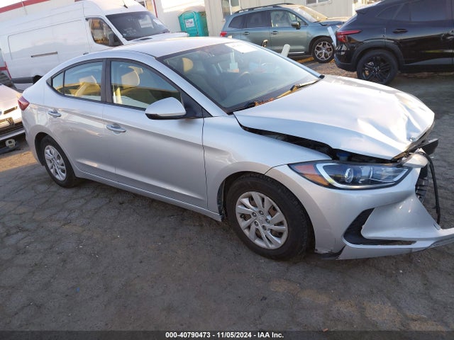 Hyundai ELANTRA SE 2018 5NPD74LF2JH332692 Image 1