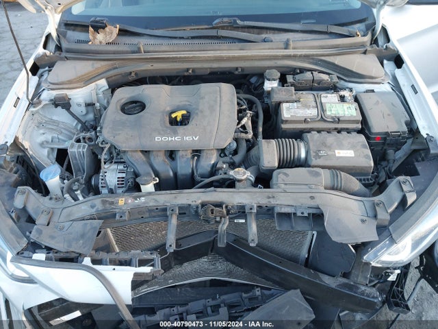 Hyundai ELANTRA SE 2018 5NPD74LF2JH332692 Image 10