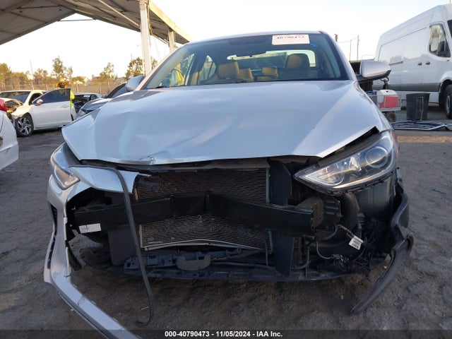 Hyundai ELANTRA SE 2018 5NPD74LF2JH332692 Image 13