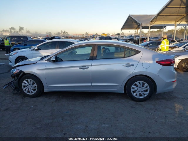Hyundai ELANTRA SE 2018 5NPD74LF2JH332692 Image 15