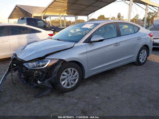 Hyundai ELANTRA SE 2018 5NPD74LF2JH332692 Image 2