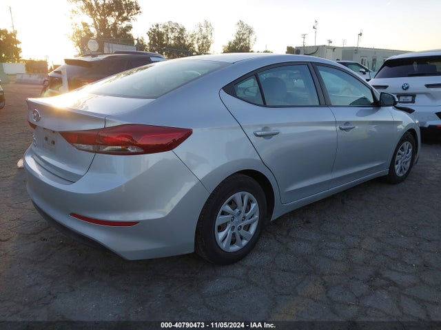 Hyundai ELANTRA SE 2018 5NPD74LF2JH332692 Image 4