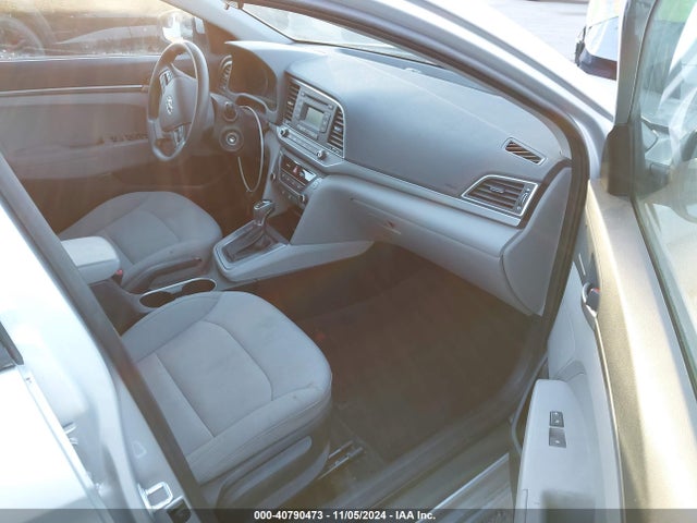 Hyundai ELANTRA SE 2018 5NPD74LF2JH332692 Image 5