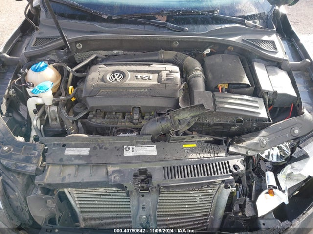 1VWBT7A35FC038779 Volkswagen Passat 1.8t Sport