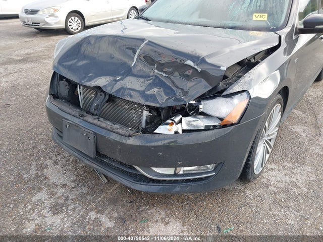 1VWBT7A35FC038779 Volkswagen Passat 1.8t Sport