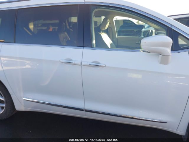 2C4RC1EG9HR827054 Chrysler Pacifica Touring-l Plus