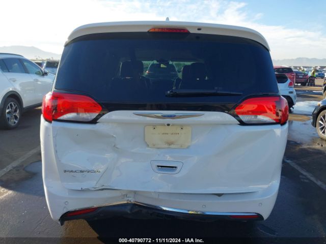 2C4RC1EG9HR827054 Chrysler Pacifica Touring-l Plus