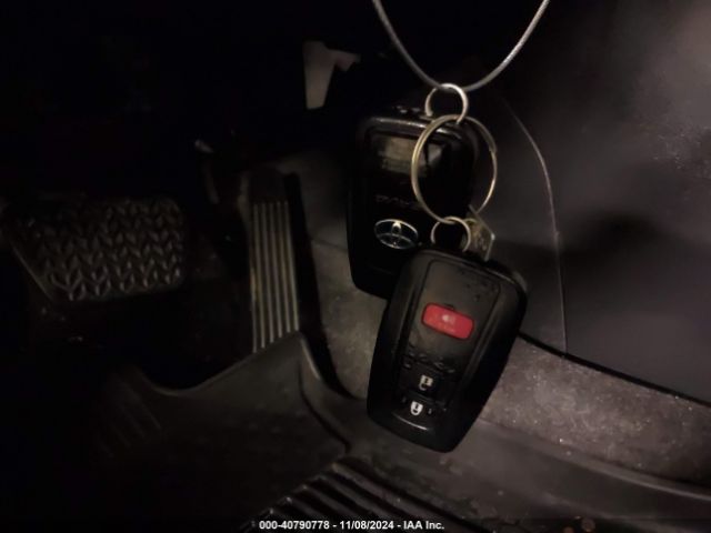 4T3RWRFV9NU053490 Toyota Rav4 Hybrid Xle