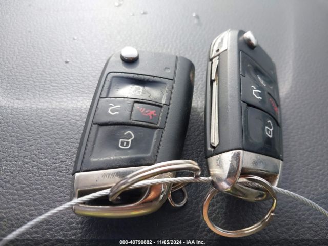 3VW4T7AU2FM045348 Volkswagen Golf Gti 2.0t S 4-door