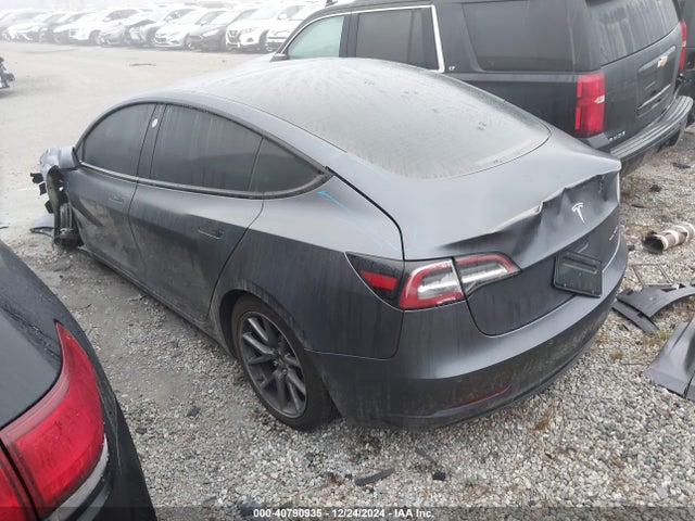 2021 TESLA MODEL 3 5YJ3E1EBXMF012890 Photo 2