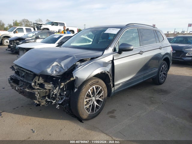 3VV3B7AX7LM061280 Volkswagen Tiguan 2.0t Se/2.0t Se R-line Black/2.0t Sel
