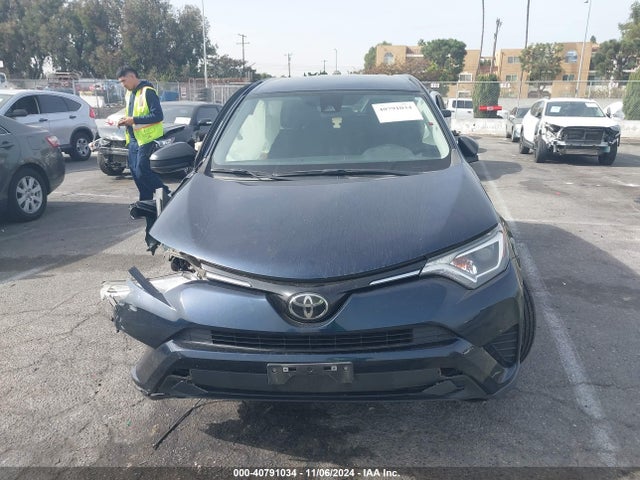 Toyota RAV4 LE 2018 JTMZFREV0JJ749293 Image 12