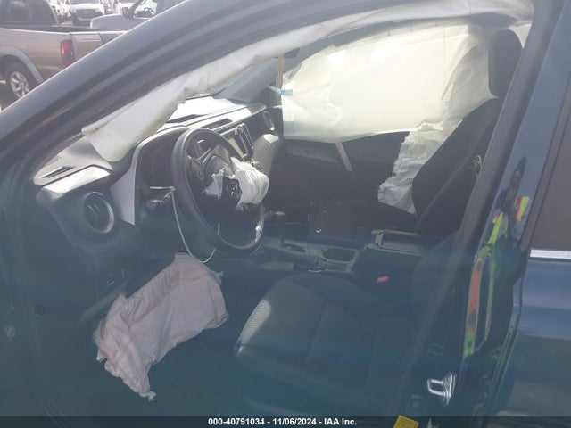 Toyota RAV4 LE 2018 JTMZFREV0JJ749293 Image 5