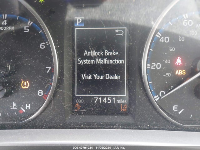 Toyota RAV4 LE 2018 JTMZFREV0JJ749293 Image 7