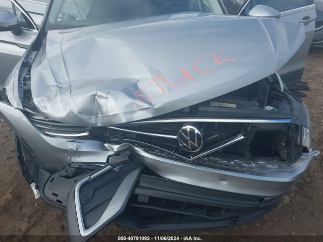 3VV3B7AX8NM142629 Volkswagen Tiguan 2.0t Se