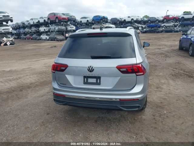3VV3B7AX8NM142629 Volkswagen Tiguan 2.0t Se