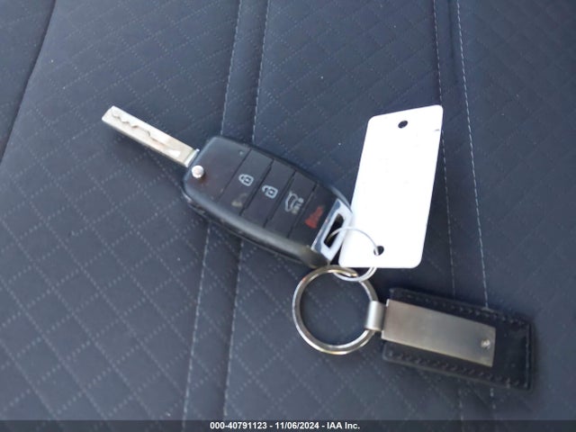 5XYPGDA55HG226617 KIA Sorento 3.3l Lx