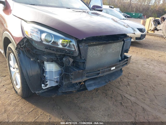 5XYPGDA55HG226617 KIA Sorento 3.3l Lx