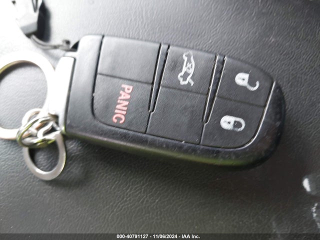 Chrysler 200 Limited 2015 1C3CCCAB7FN502350 Image 11