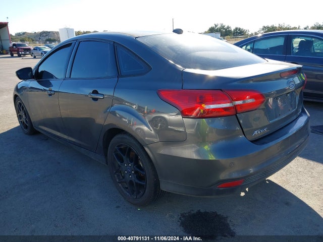 Ford FOCUS SE 2016 1FADP3F2XGL328757 Image 3