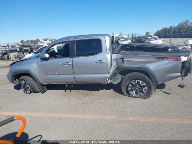 Продаж на аукціоні авто 2017 Toyota Tacoma Trd Off Road, vin: 5TFCZ5AN9HX108498, номер лоту: 40791179