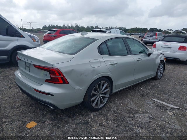 7JR102FK9LG063765 Volvo S60 T5 Momentum