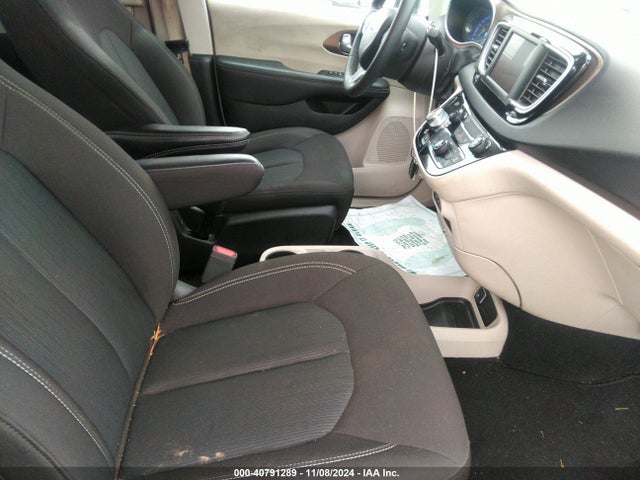 2C4RC1CGXPR576840 Chrysler Voyager Lx