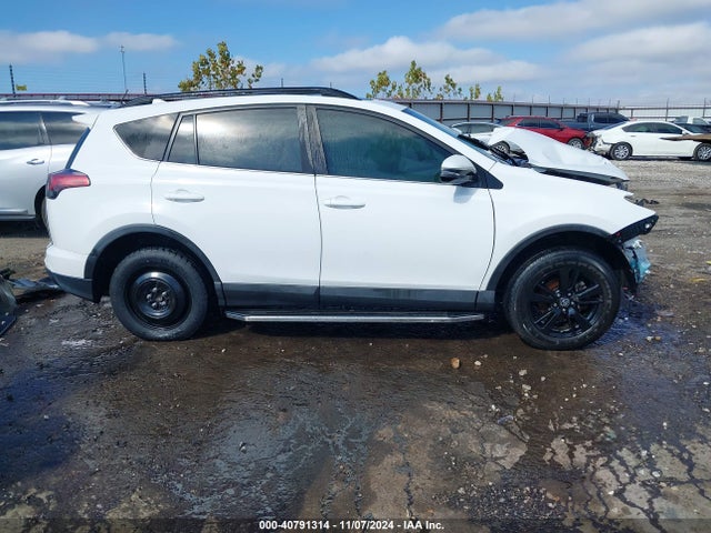 Toyota Rav4 Xle 2018 2T3WFREV0JW481348 Image 14