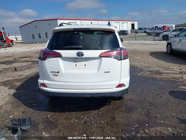 Toyota Rav4 Xle 2018 2T3WFREV0JW481348 Image 17