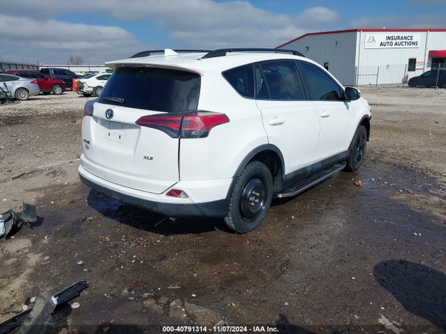 Toyota Rav4 Xle 2018 2T3WFREV0JW481348 Image 4