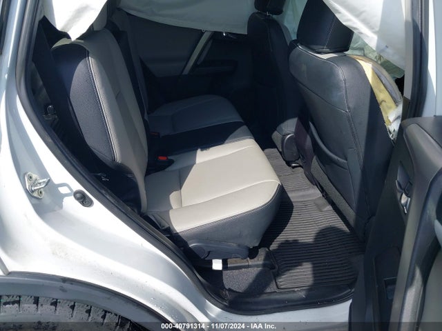 Toyota Rav4 Xle 2018 2T3WFREV0JW481348 Image 8