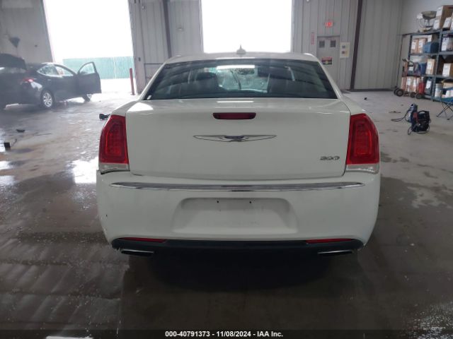 2C3CCAAG1FH930942 Chrysler 300 Limited